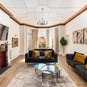 Apartment 3 Bedroom Garden Opposite The, Brighton
